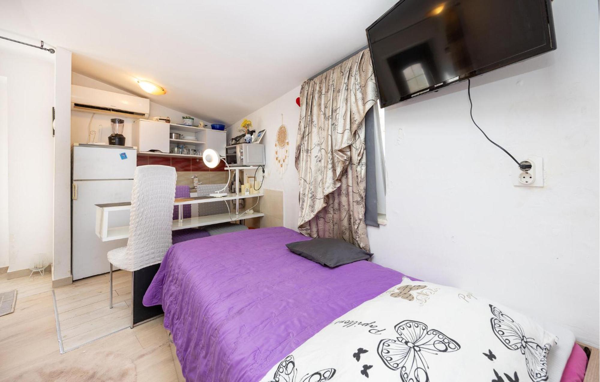Awesome In With Kitchen Apartament *